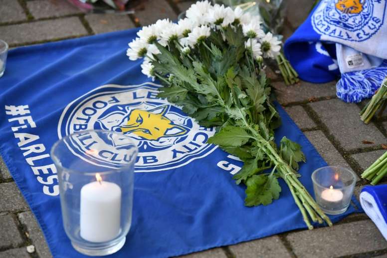 Supporters In Shock After Leicester City Helicopter Crash Besoccer