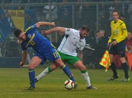 Ervin Zukanovic se ha marchado cedido al Genoa. AFP