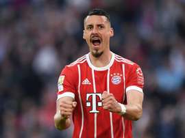 Sandro Wagner à fond derrière Lewandowski. AFP