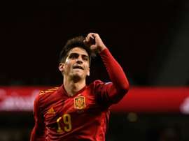 Spain put on five-star finish by thrashing ragged Romania. AFP