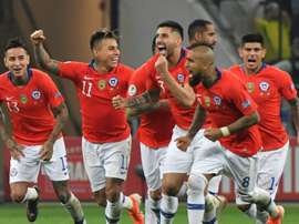 Chile beat Colombia on penalties to reach Copa semis