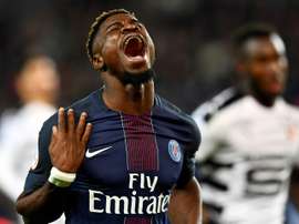 Aurier, do PSG, interessa aos 'red devils'. AFP