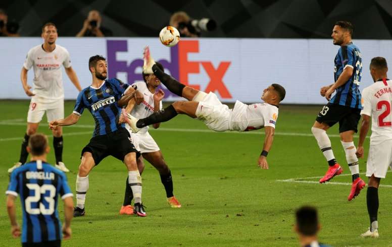 Overhead Kick Helps Sevilla Beat Inter In Thrilling Europa League Final Besoccer