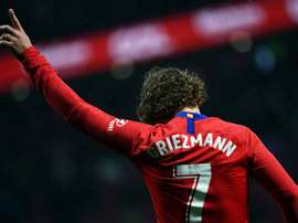 As capas de Barcelona esquecem De Ligt e dão ênfase a Griezmann. AFP