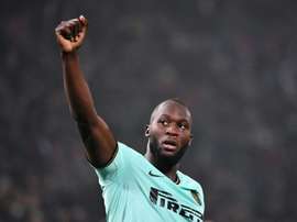 Lukaku e Smalling condenam capa racista. AFP