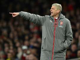 Wenger ha pedido dos jugadores. AFP