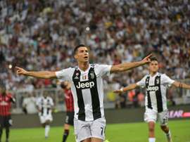 Juventus move to next target in Serie A as AC Milan 'lick wounds'.