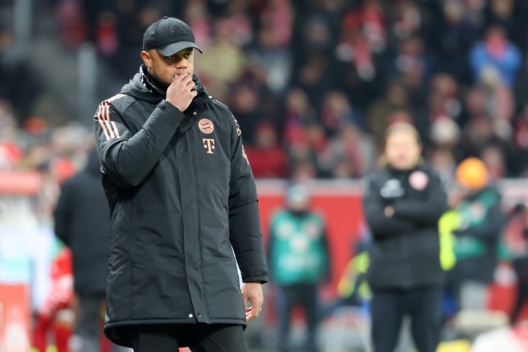 Mainz impõe primeira derrota na Bundesliga a Kompany