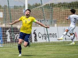 Alavés tente le prêt de Oliver Burke. AFP