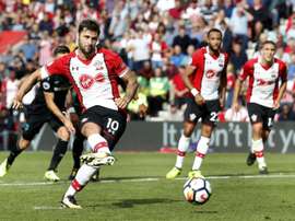 Foi Charlie Austin quem teve nervos de aço e deu os três pontos aos 'saints'. AFP