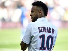 Dirigente revelou que a contratação de Neymar foi um pedido do técnico. AFP