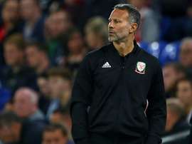 Giggs ya mira hacia adelante. AFP