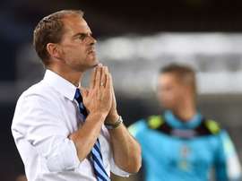 Frank De Boer piensa en los refuerzos de futuro. AFP