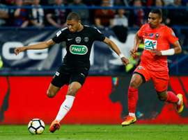El Sevilla quiere hacer de Djiku el nuevo Lenglet. AFP