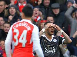 Simpson tendrá que disfrutar de la fiesta del Leicester desde lejos. AFP