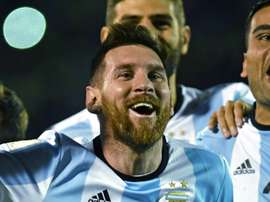 Os argentinos celebram depois do triunfo sobre o Ecuador. AFP