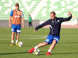 Sneijder off to winning start in Qatar. AFP