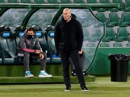 Raymond Domenech défend la politique de Zidane. AFP
