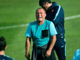 Los problemas se le acumulan al seleccionador turco. AFP