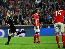 Le milieu belge de Naples Dries Mertens exulte après son but décisif sur le terrain de Benfica, le 6 décembre 2016