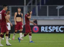 La déception des joueurs de lAS Rome, après leur élimination en 8e de finale de la Ligue Europa. AFP