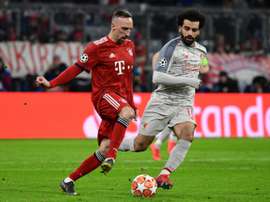 Franck Ribéry et le milieu égyptien de Liverpool, Mohamed Salah, se disputent la balle en C1. AFP