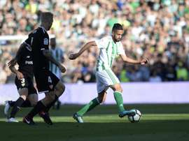 L'Algérien Ryan Boudebouz lors dun derby avec le Bétis face au Séville FC, le 12/05/18. AFP