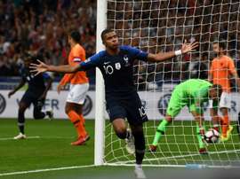 Mbappé abrió la lata en Saint Denis. AFP