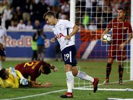 Harry Winks se estrenó con Inglaterra como titular ante Lituania. AFP