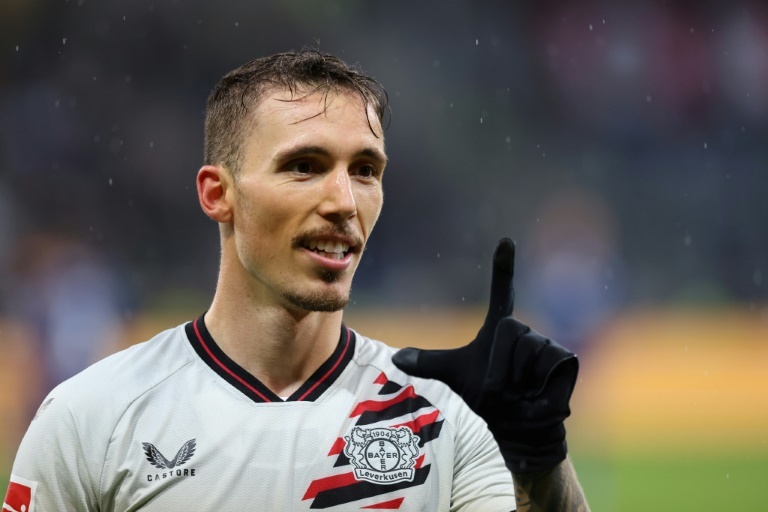 Grimaldo sobre rumores com o Madrid: "Meu sonho é jogar na Espanha"