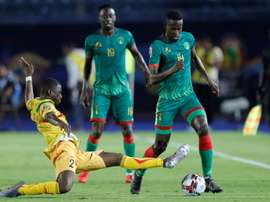 Hamari Traoré tacle Mohamed Dellah le 24/06/19. AFP