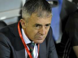 L'entraîneur de l'équipe d'Algérie suit le match face au Togo en qualif de la CAN-2019. AFP