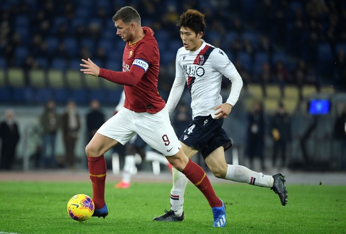 Arsenal And Tottenham Fight For Tomiyasu Arsenal And Tottenham Fight For Tomiyasu