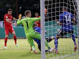 Lucas Alario (g), buteur lors de la demi-finale de la Coupe dAllemagne. AFP