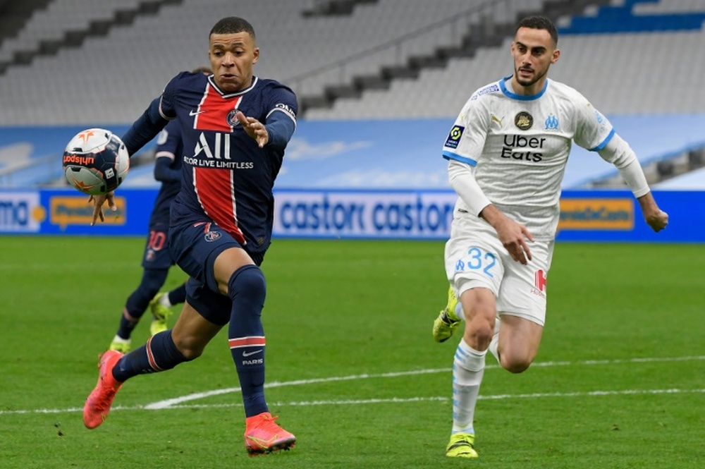 Prima de 40 millones de euros para Mbappé. AFP