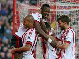 Lamine Koné (en haut) célèbre un but face à Everton, le 11 mai 2016 à Sunderland. AFP