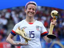 Rapinoe fait de la pub pour trouver des sponsors à son championnat. AFP