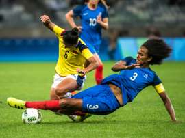 Liana Salazar et Wendie Renard lors du match France/Colombie le 3 août 2016 à Belo Horizonte. AFP