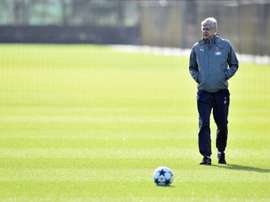Todos los ojos apuntan a Wenger. AFP