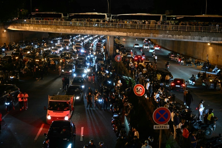 Duas mortes e 559 prisões marcam celebrações na França