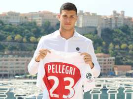 Le nouvel attaquant de Monaco l'Italien Pietro Pellegri lors de sa présentation. AFP