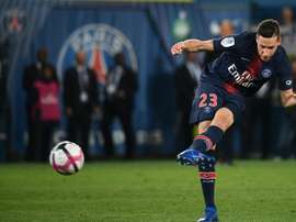 Draxler se puso a los pies del flamante campeón del mundo. AFP