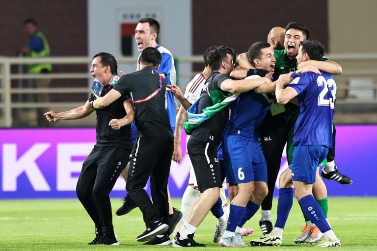Uzbekistán hace historia y se mete en el Mundial