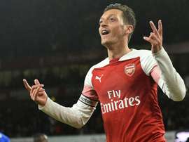 Özil poderia jogar na Itália. AFP