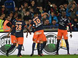 Lattaquant montpelliérain Casimir Ninga (N.29) fête avec ses coéquipiers un de ses 2 buts contre Caen à La Mosson, le 15 octobre 2016