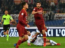 Bryan Cristante (d) exulte après avoir marqué le but de la victoire pour la Roma. AFP
