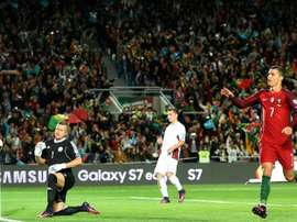 Le Portugal a dominé la Lettonie avec un doublé de Cristiano Ronaldo, en qualifs du Mondial. AFP
