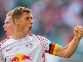 Le capitaine de Leipzig Willi Orban savoure son but contre Fribourg, le 27 août 2017 à Leipzig. AFP