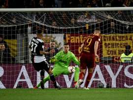L'Inter si avvicina alle richieste della Roma per Dzeko. AFP
