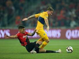 Mac Allister continuará no Boca Juniors. AFP